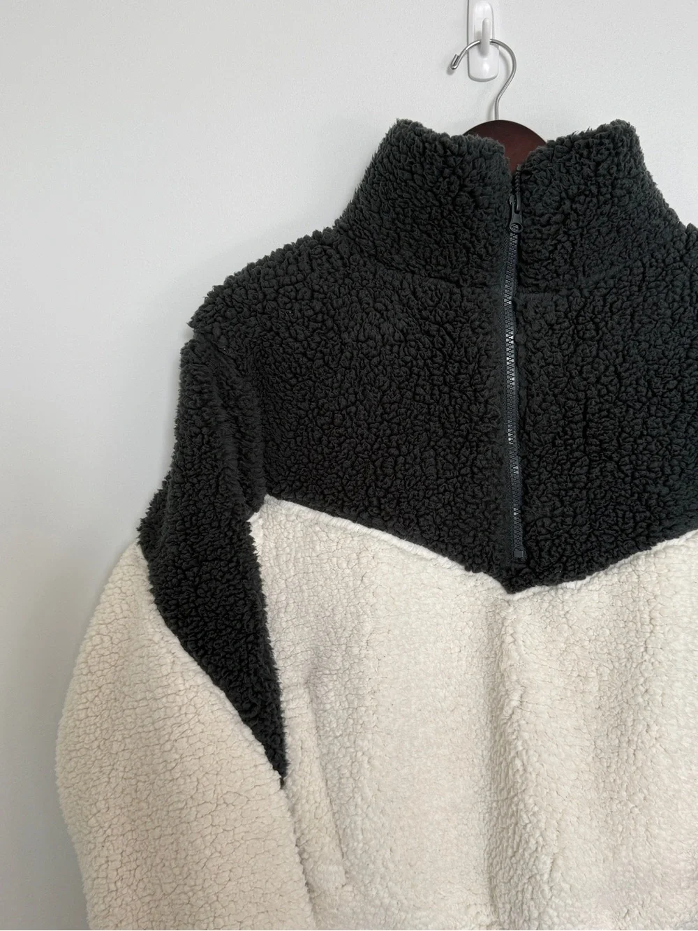 Two-Tone Sherpa Pullover Jacket in Black & Cream - Picture 2 of 15